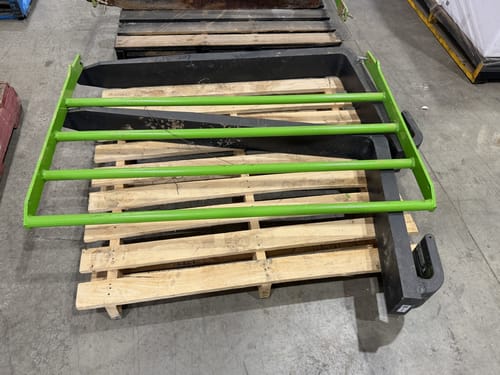 slide-items-3