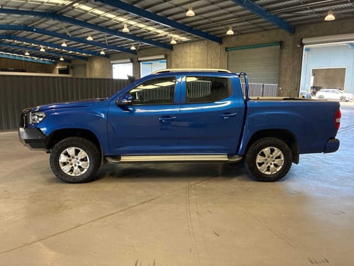 slide-items-3