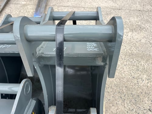 slide-items-3