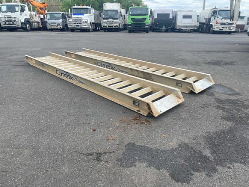 slide-items-0
