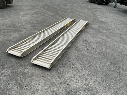 slide-items-3