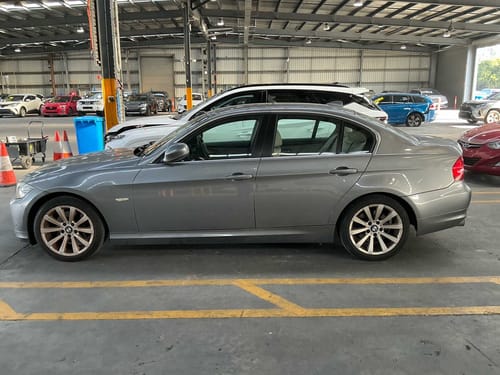 slide-items-3