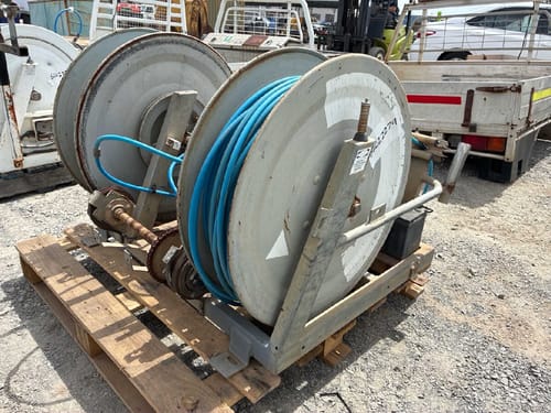 slide-items-3