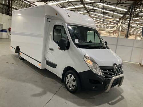 2018 Renault Master - X62 Cab Chassis LWB 2dr. AMT 6sp RWD 2490kg 2.3DT (L4)