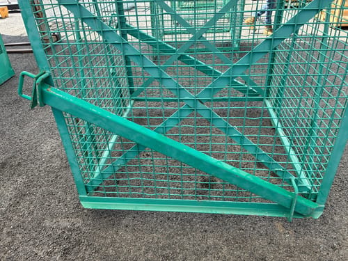 slide-items-3