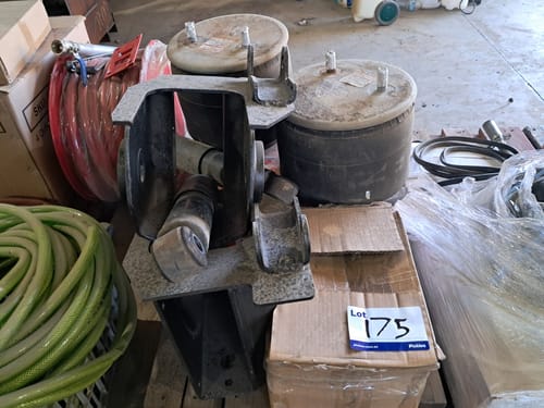 slide-items-3