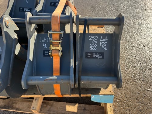 slide-items-3