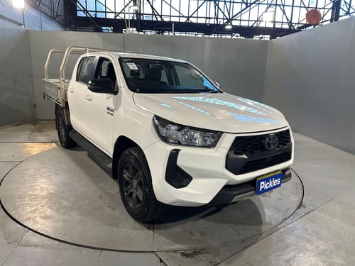 2025 Toyota Hilux - GUN126R SR 48V Cab Chassis Double Cab 4dr Spts Auto 6sp 4x4 1040kg 2.8DT