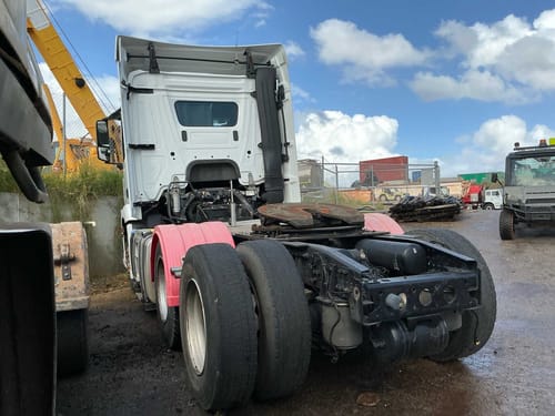 slide-items-3