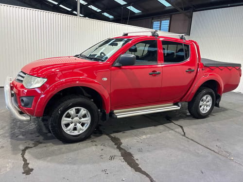 slide-items-3