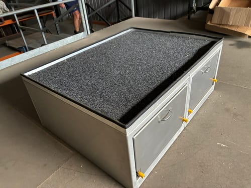 slide-items-1