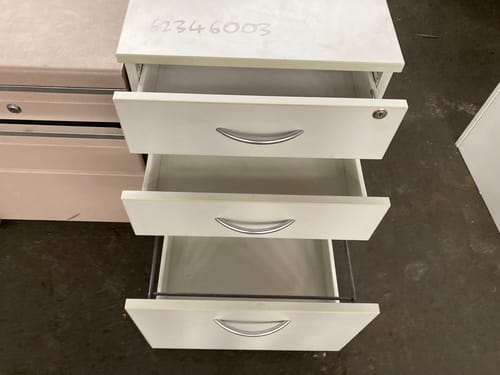 slide-items-3